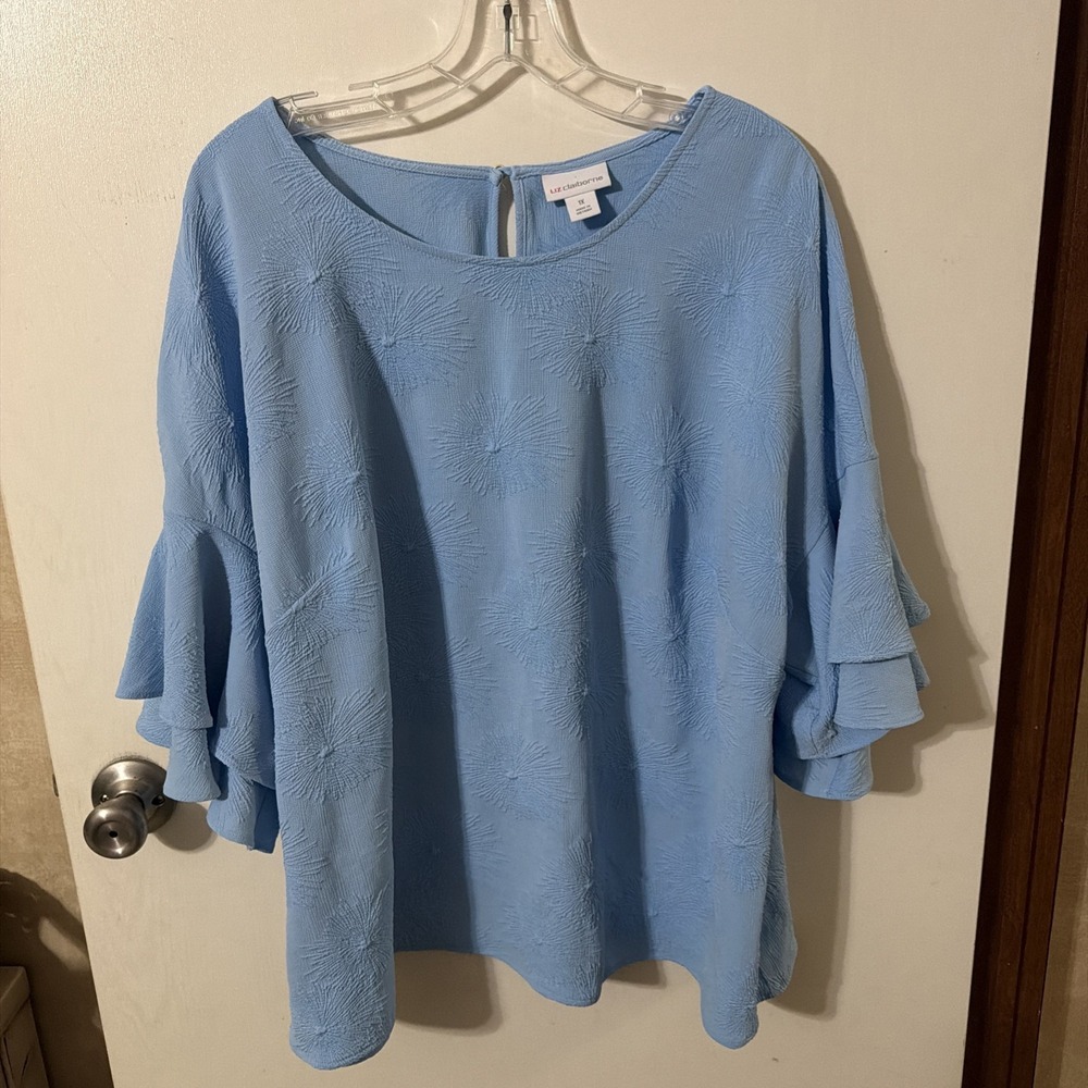 Liz Claiborne Size 1X Textured cornflower blue blouse w/ 2x layer bell sleeves